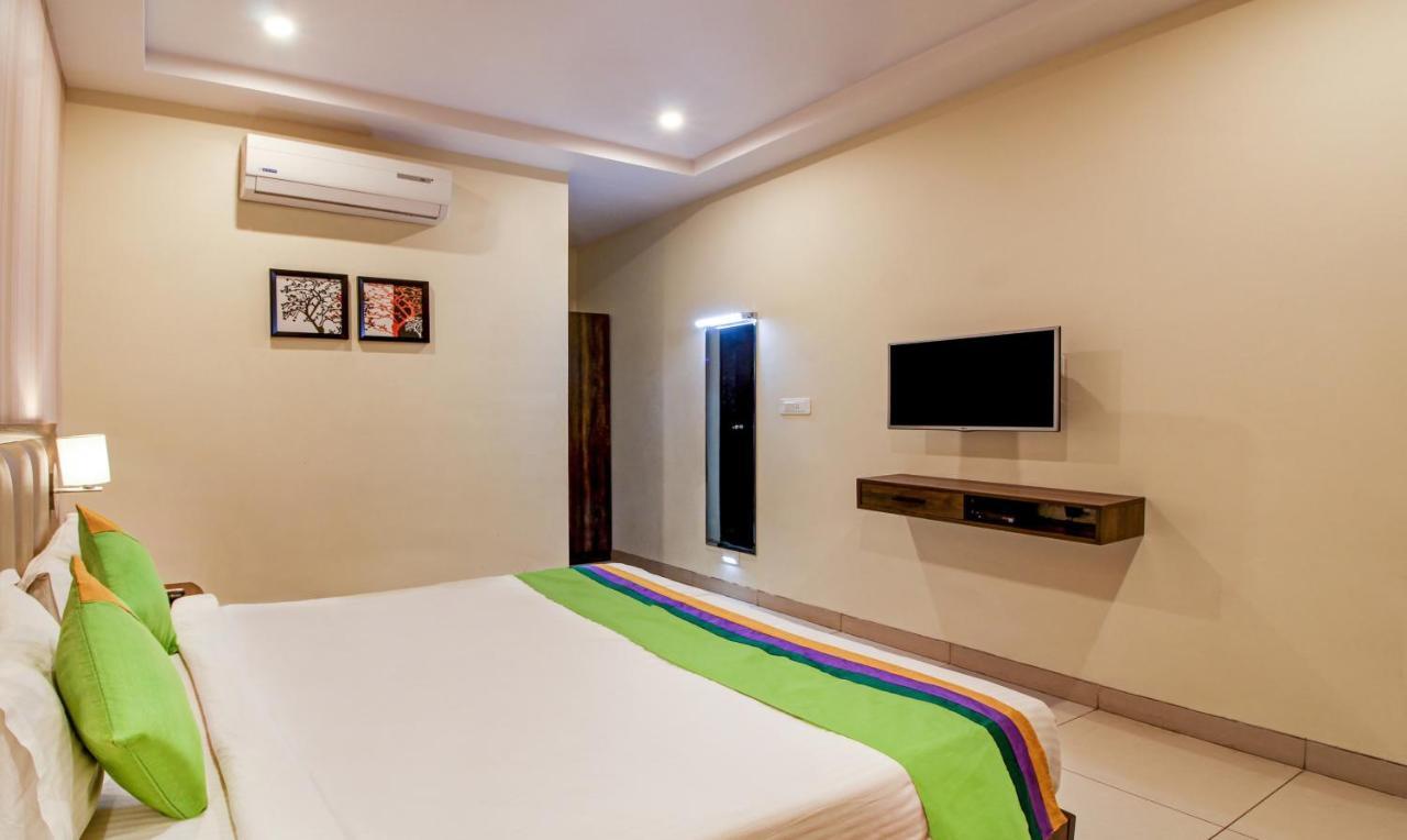 Treebo Trend Sindhura Grand Hotel Hyderabad Ngoại thất bức ảnh