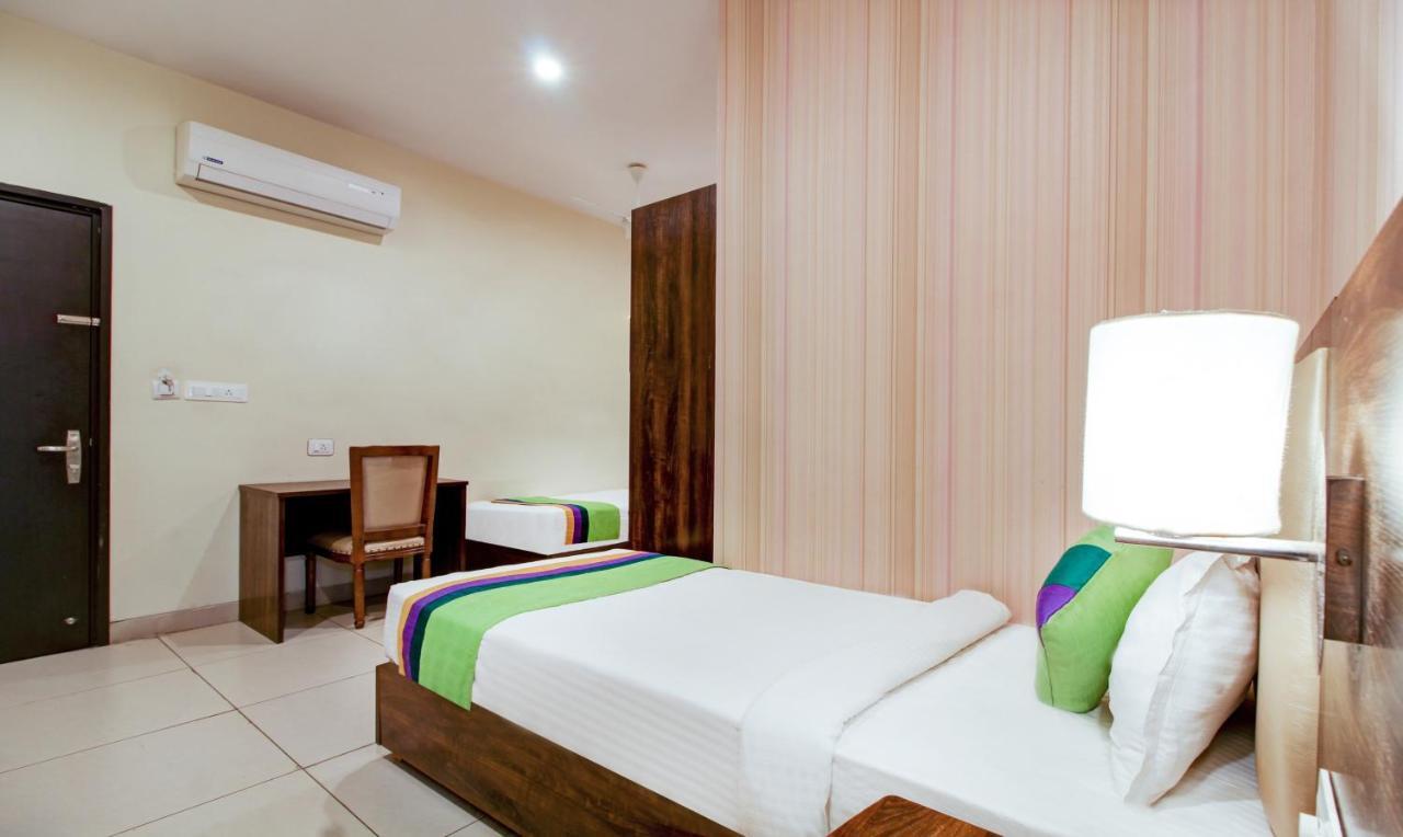 Treebo Trend Sindhura Grand Hotel Hyderabad Ngoại thất bức ảnh