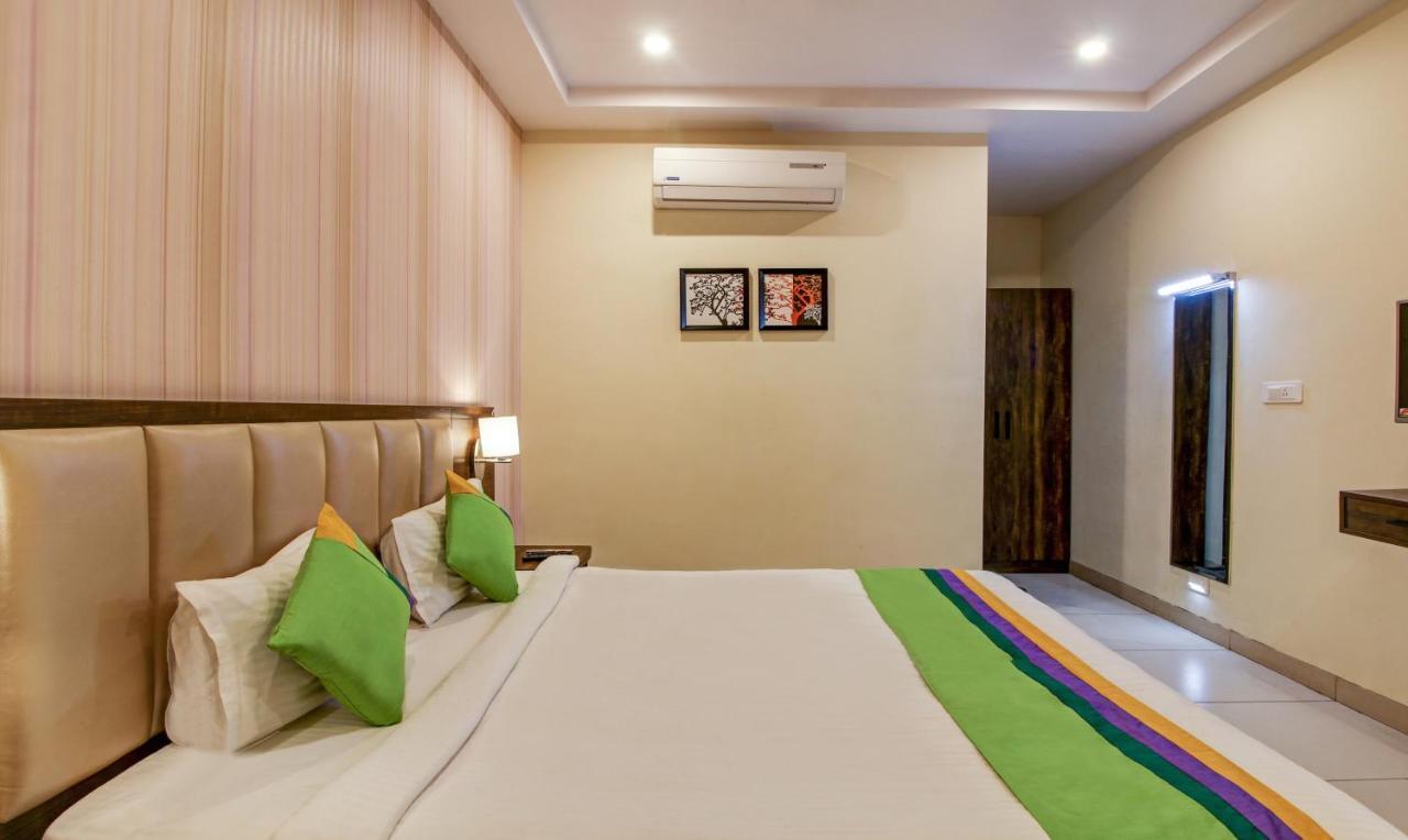 Treebo Trend Sindhura Grand Hotel Hyderabad Ngoại thất bức ảnh