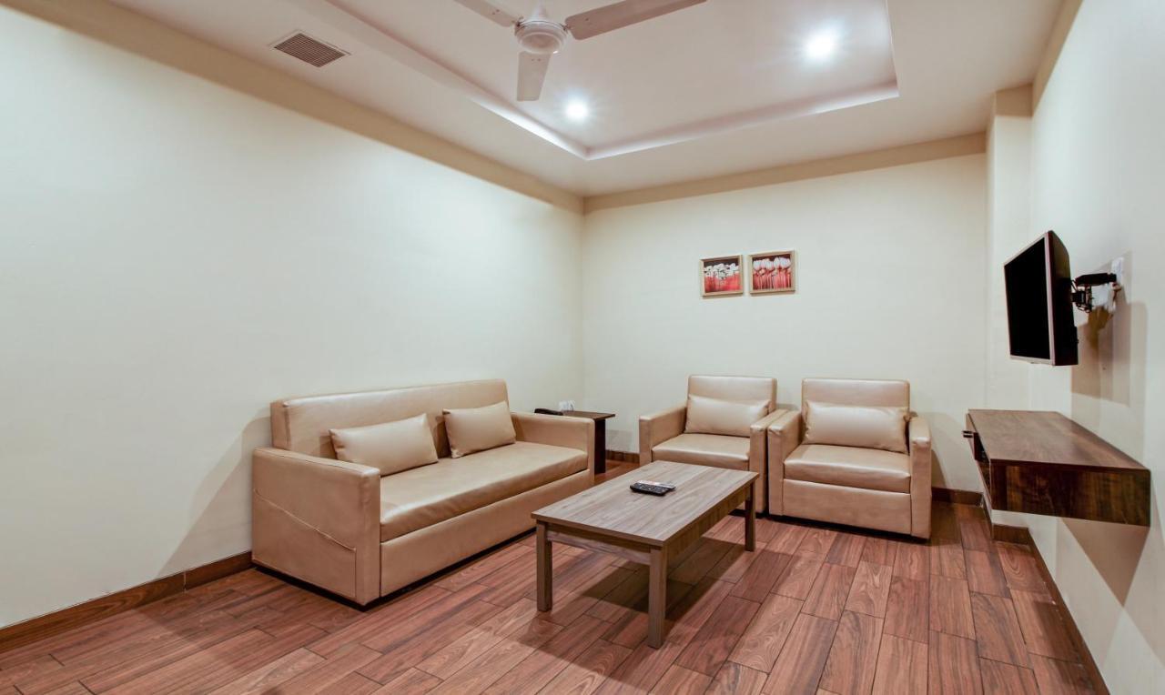 Treebo Trend Sindhura Grand Hotel Hyderabad Ngoại thất bức ảnh